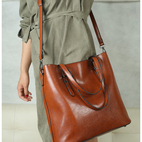 Czarna torebka shopper 